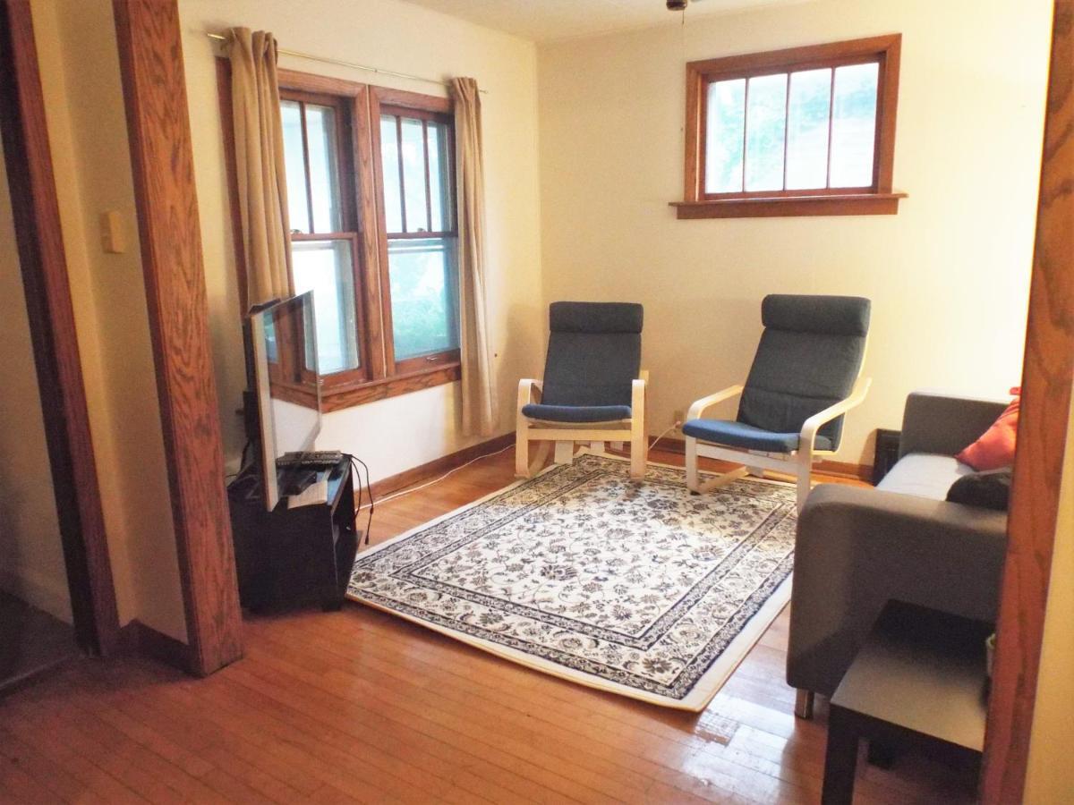 Comfortable 3 Bedroom Craftsman Bungalow In Milwaukee'S Bay View Neighborhood Exterior photo